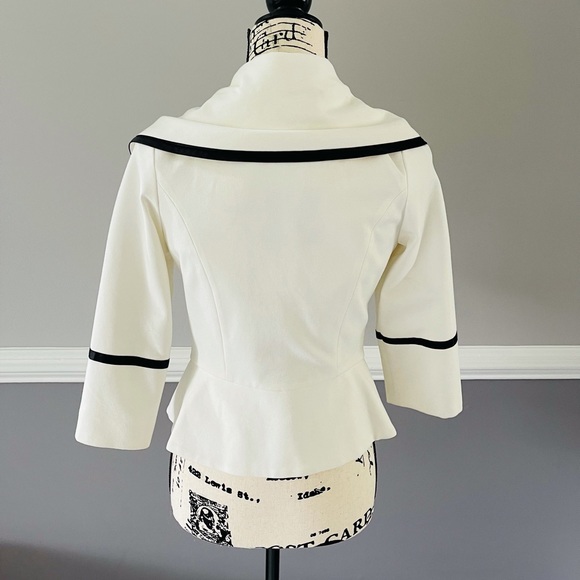 Black & White Collared Couture Blazer - Picture 2 of 4